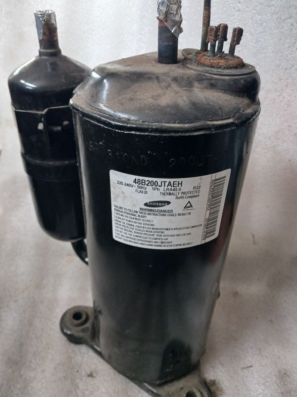 Компресор ротаційний Samsung 48B200JTAEH(18000BTU)